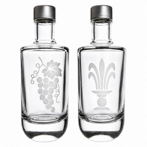 vinajeras botellas de cristal agua y vino