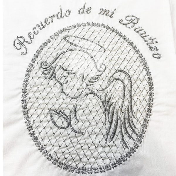 PAÑO BAUTISMAL BORDADO GRIS RECTANGULAR - Imagen 2