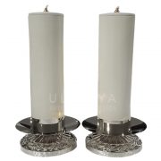 candeleros con vela de parafina