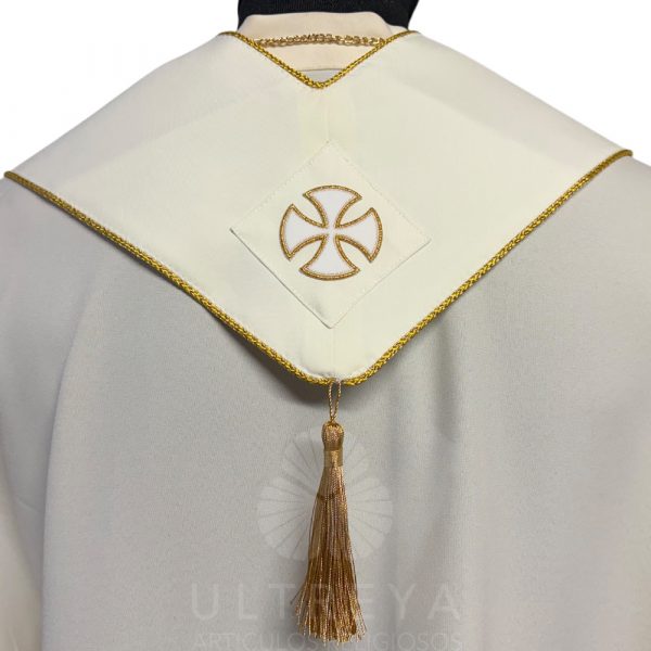 estola blanca cruces