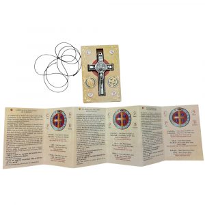 cruz de san benito en estuche con cordon
